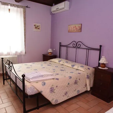 Agriturismo Il Podere Farm stay Petrignano